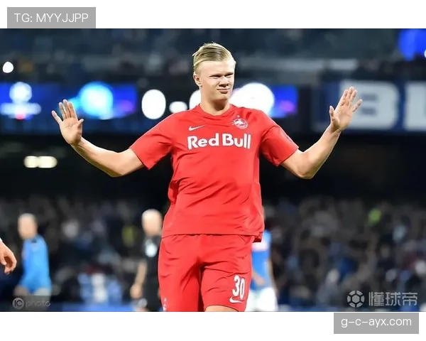 哈兰德帽子戏法助力晋级，欧冠赛场强势回归