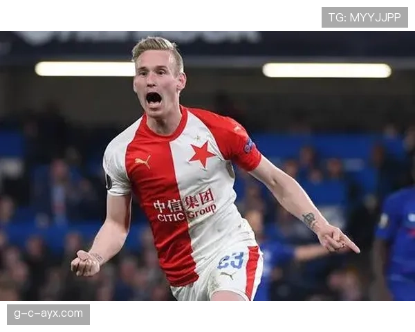 奥雷利安·楚阿梅尼:18岁欧联杯一线队首秀解析 奥雷利安·楚阿梅尼:18岁欧联杯一线队首秀解析