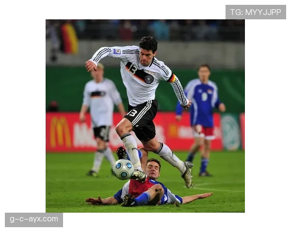 巴拉克与齐达内在传球分布上出现偏移与体系分配变化 巴拉克与齐达内在传球分布上出现偏移与体系分配变化