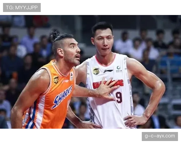 斯科拉无球策应改变进攻节奏，老将经验主导阵地战